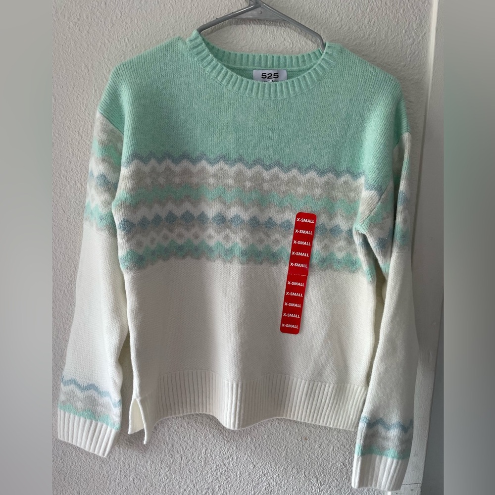 525 America sweater in mint and soft white, comfortable and warm size XS